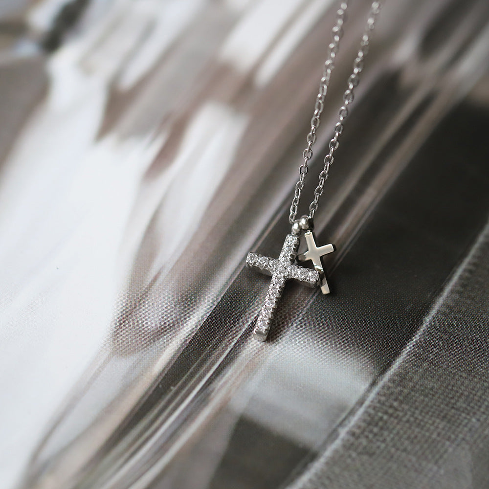 Leunsa diamond cross necklace