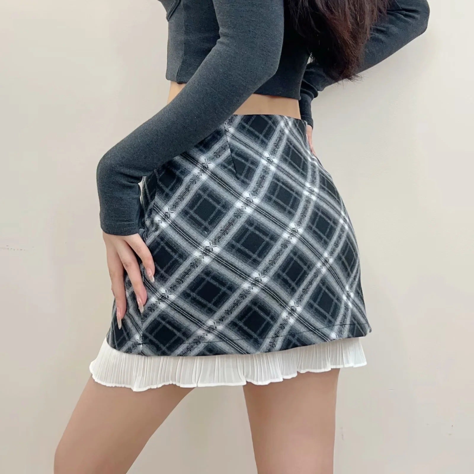 Wrapped buttocks skirt