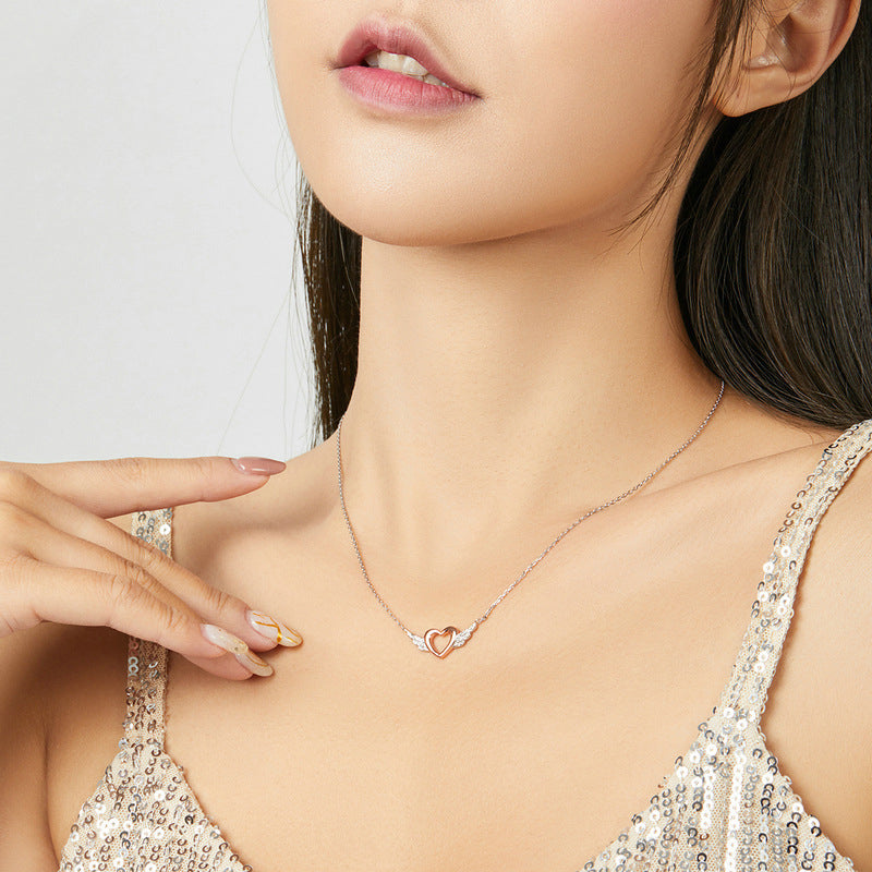 Leunsa heart-shaped necklace