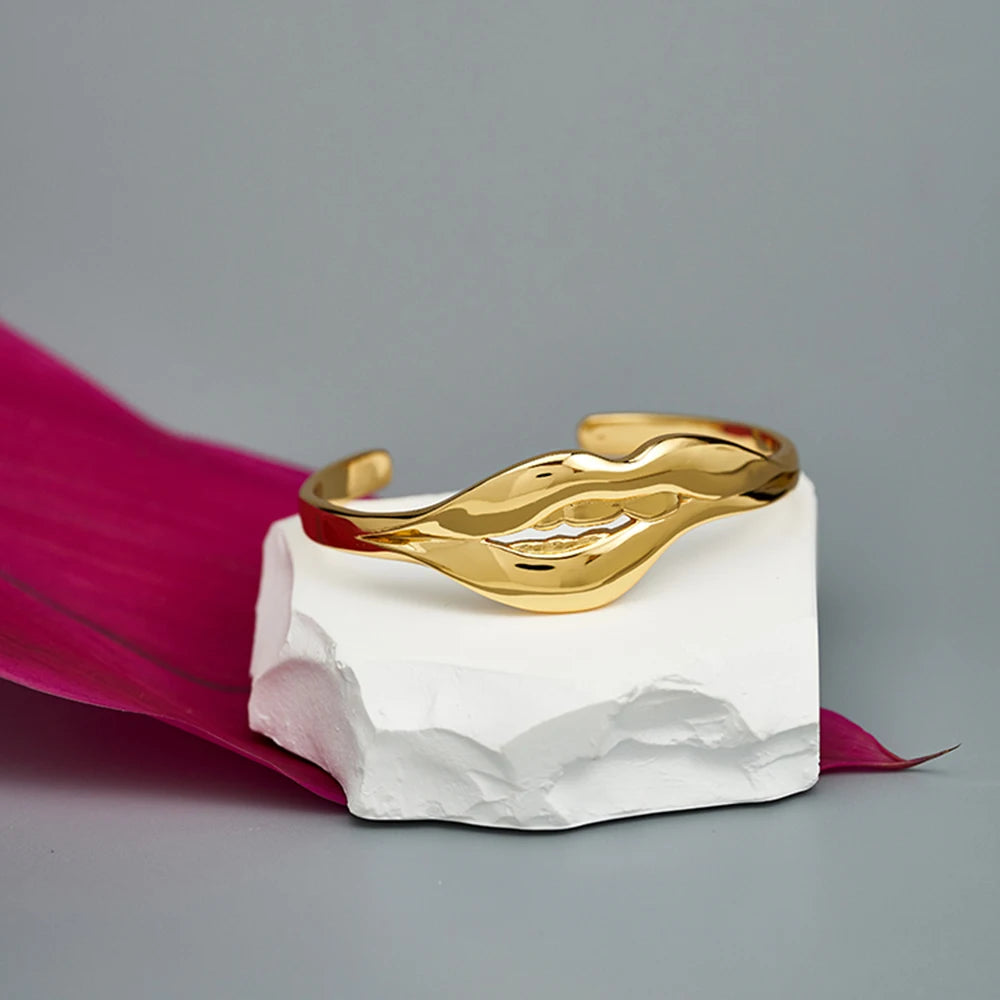 Leunsa Gold-plated leaf patterned bracelet