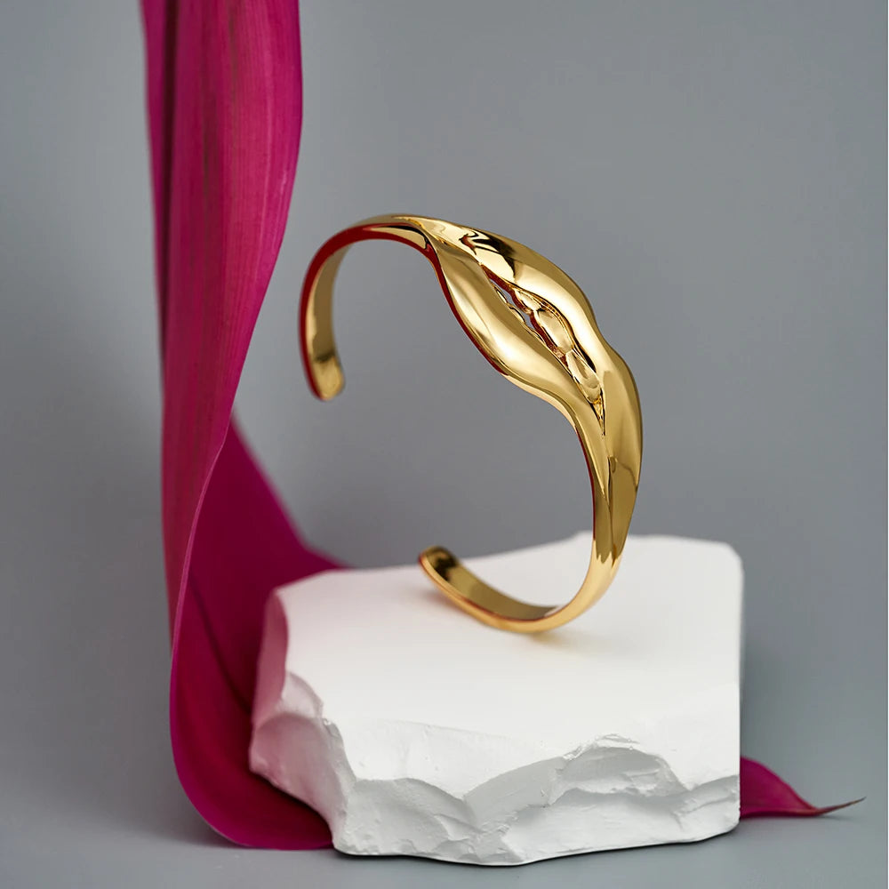 Leunsa Gold-plated leaf patterned bracelet