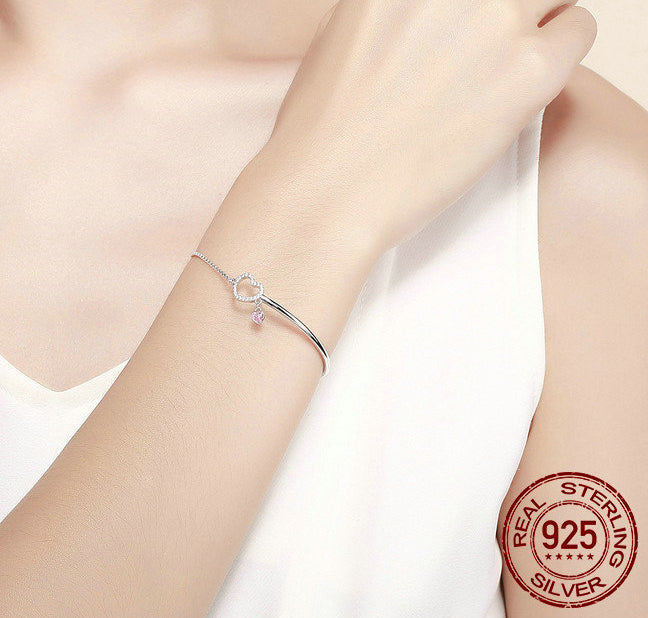 Leunsa heart embroidered silver bracelet