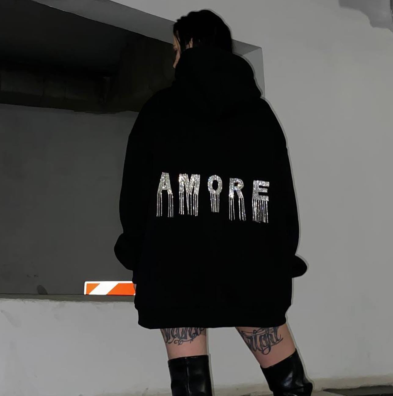 Sweatshirt with back pattern