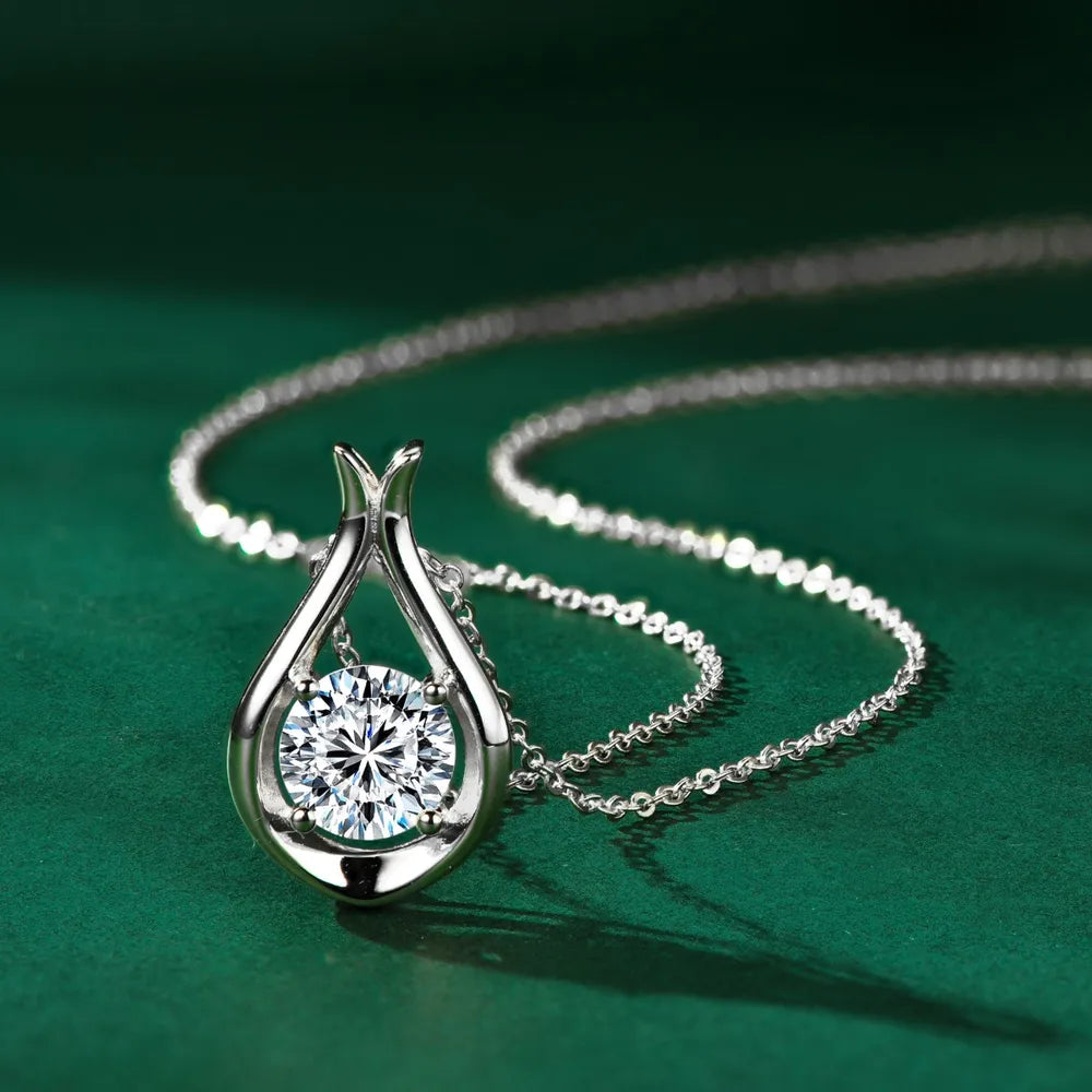 Leunsa silver necklace with water drop detail