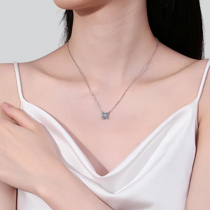 Leunsa Silver Moissanite Necklace