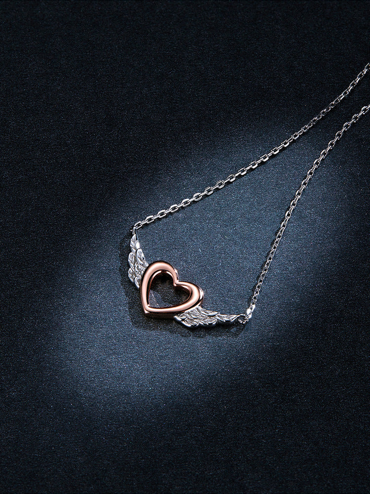Leunsa heart-shaped necklace