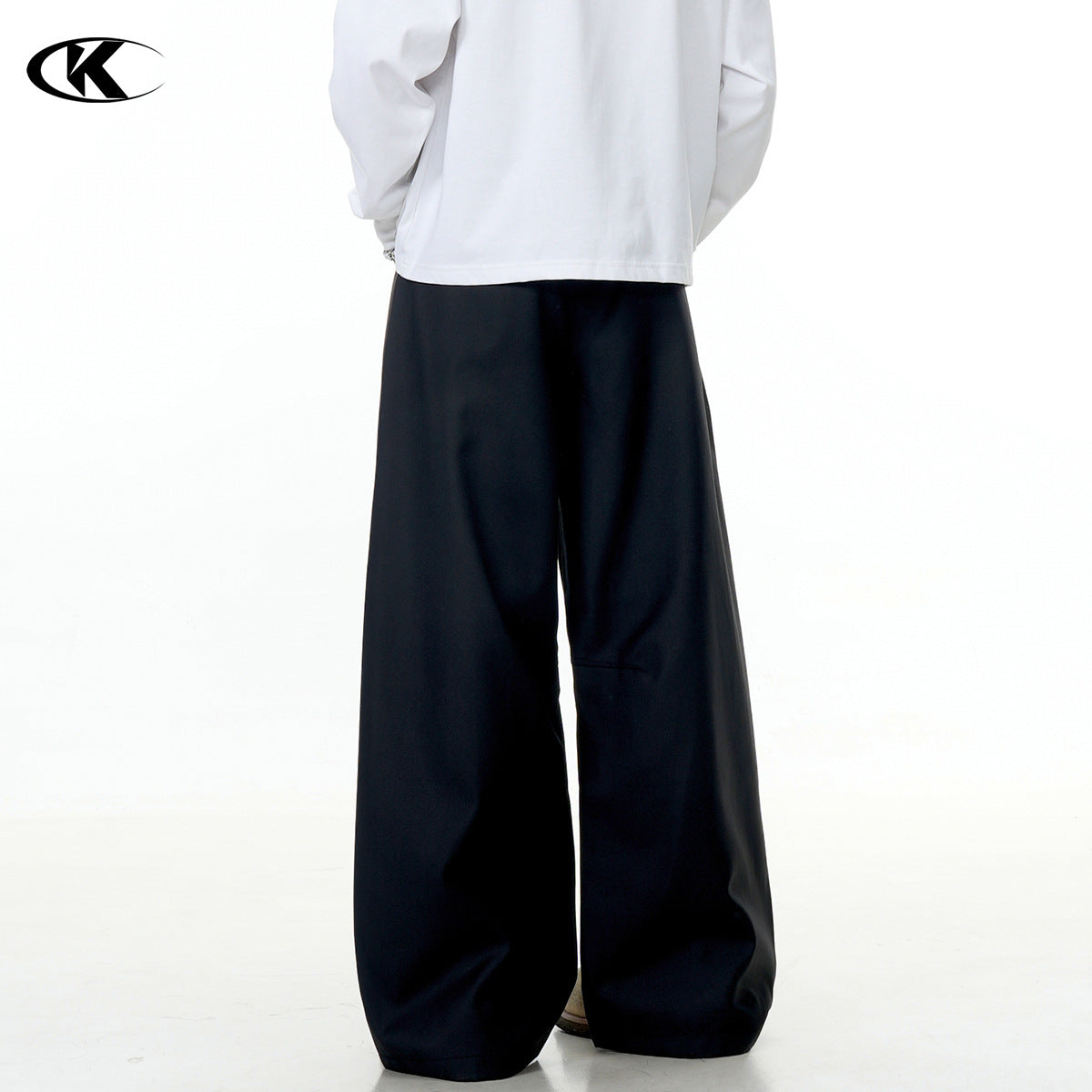 Slimming tapered pants