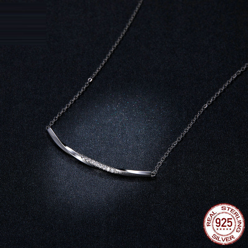 Leunsa smiling geometric necklace