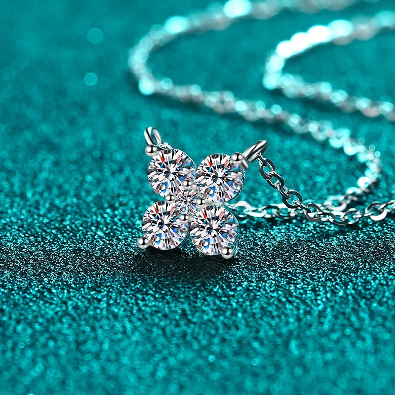 Leunsa Silver Moissanite Necklace