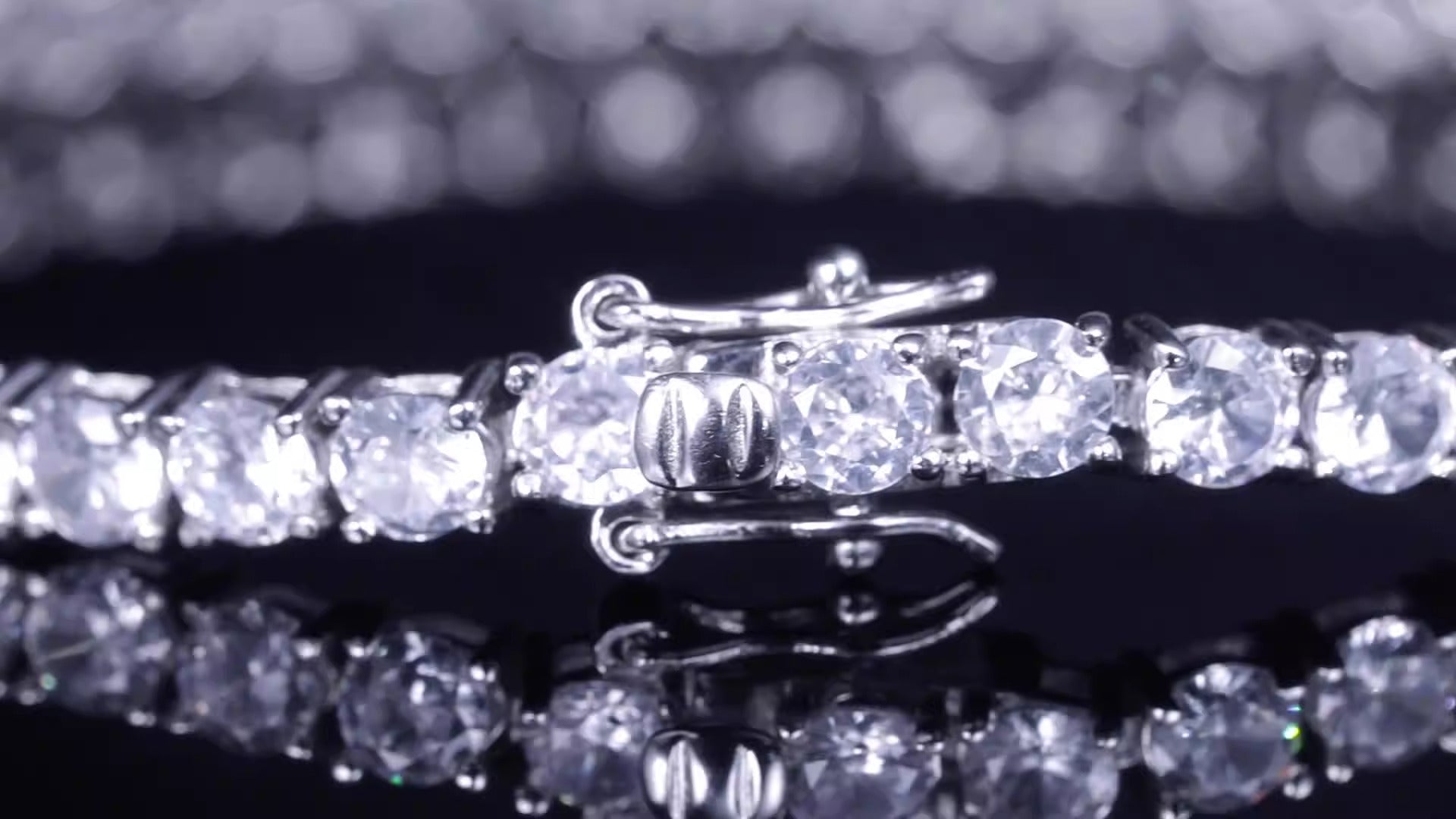 Leunsa sterling silver electroplated zircon bracelet