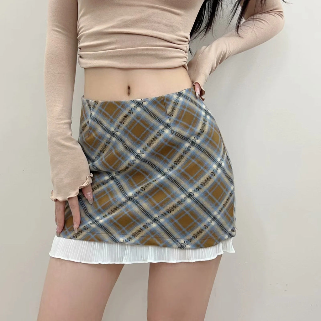 Wrapped buttocks skirt