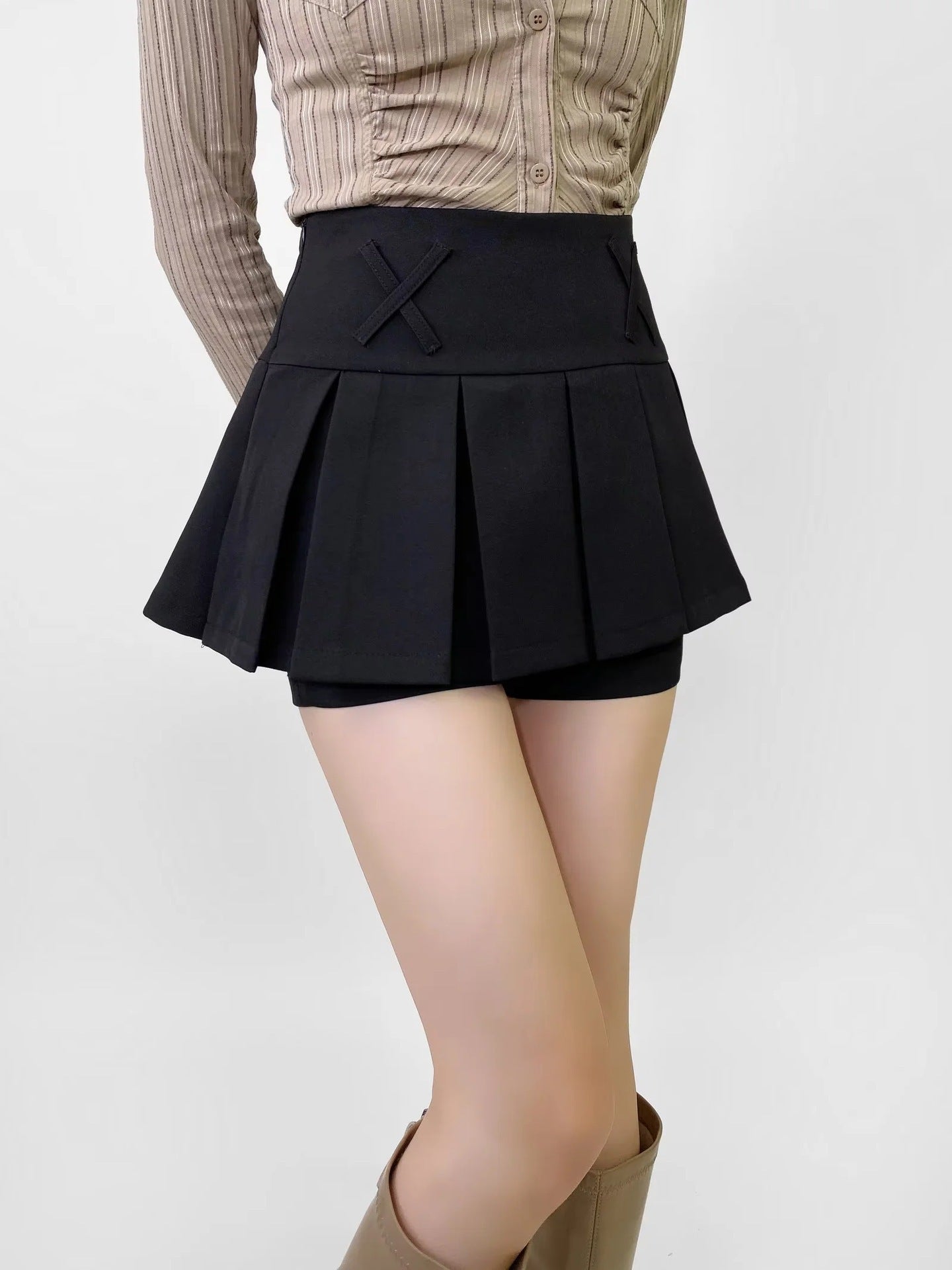 High waisted pleated skirt
