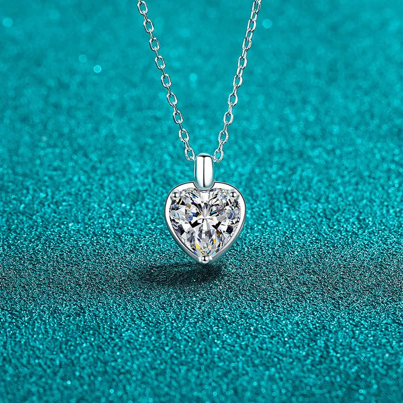 LEUNSA Moissanite Silver Heart-Shaped Necklace