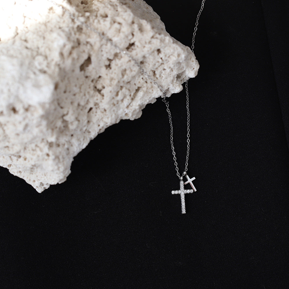 LEUNSA Diamond Cross Necklace