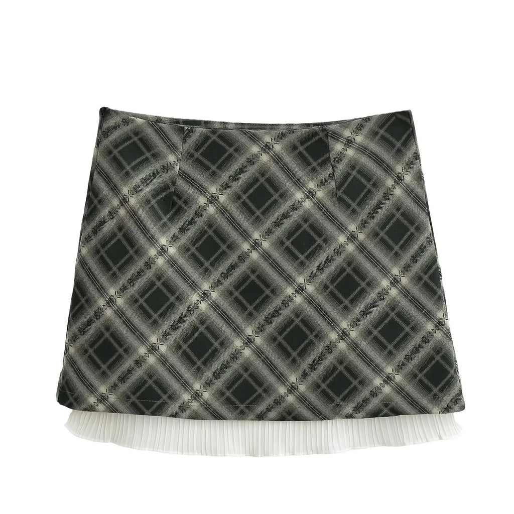 Wrapped buttocks skirt