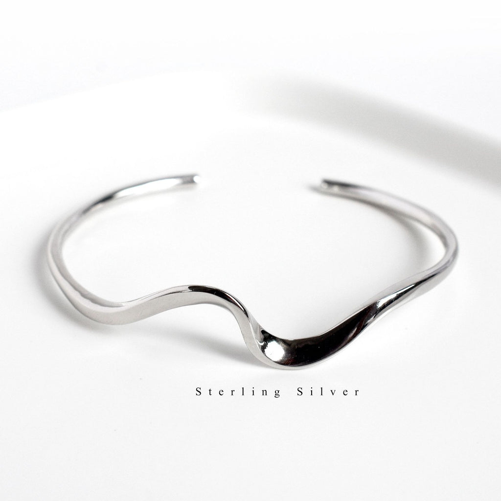 Leunsa minimalist wave sterling bracelet